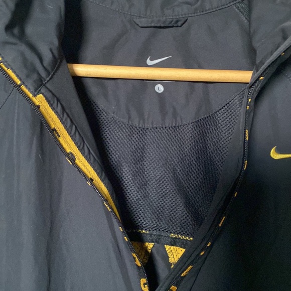 Nike livestrong cycling windbreaker with vents - Picture 3 of 5